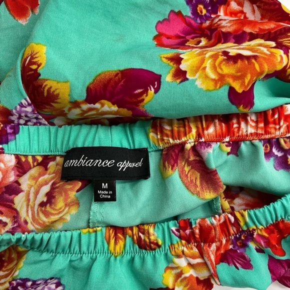 Ambiance Apparel Floral Shorts Ladies Medium - Picture 4 of 4